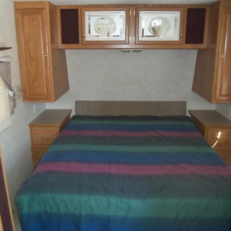 A Comfortable Place To Rest Or Play At Fort Myers Beach Rv Resort Форт Майерс Экстерьер фото